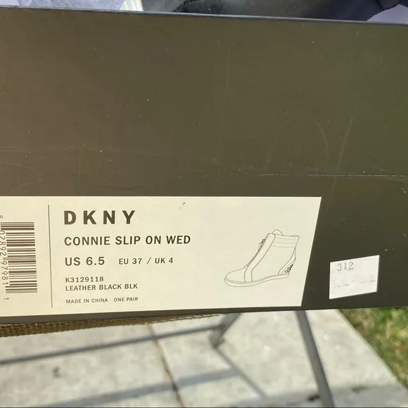 NWT DKNY Connie Leather slip-on Wedge Sneakers
