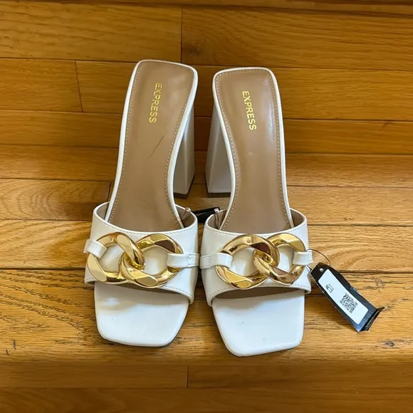 NWT Express White Sandals with Gold Link Details Block Heels Stylish Size 9