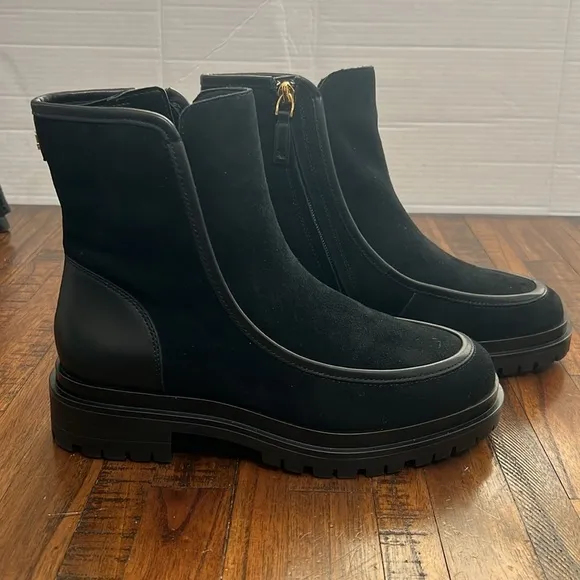 NWT Lauren Ralph Lauren Leather Black Colbie Ankle Boots   gold tone logo LRL 8