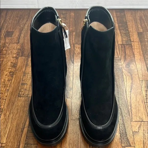 NWT Lauren Ralph Lauren Leather Black Colbie Ankle Boots   gold tone logo LRL 8