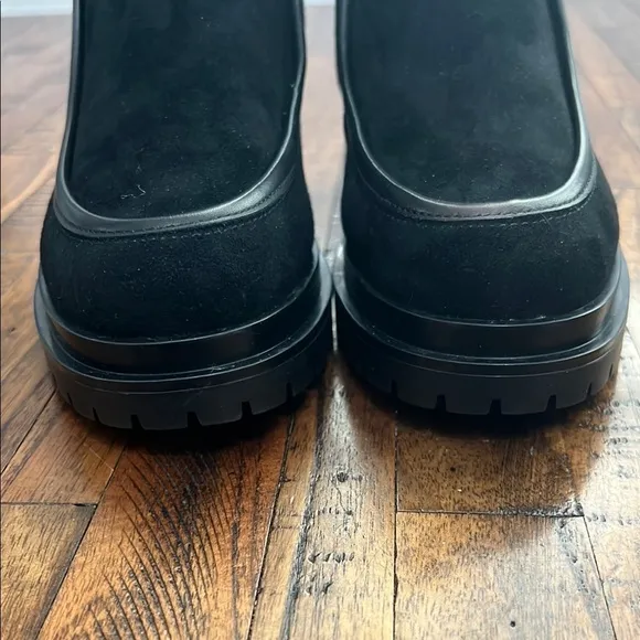 NWT Lauren Ralph Lauren Leather Black Colbie Ankle Boots   gold tone logo LRL 8