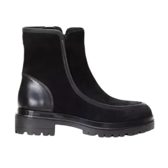 NWT Lauren Ralph Lauren Leather Black Colbie Ankle Boots   gold tone logo LRL 8