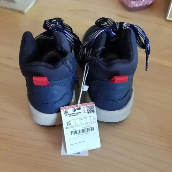 Nwt little boy hightop boots lightweight say size 9 runs small