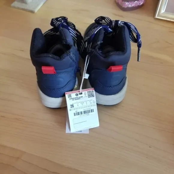 Nwt little boy hightop boots lightweight say size 9 runs small