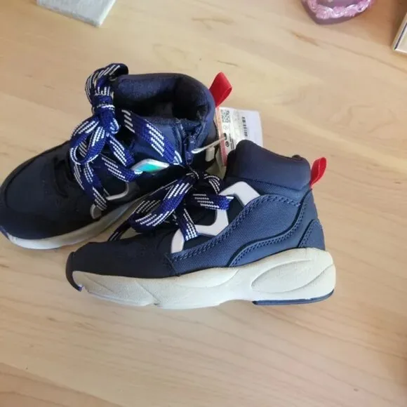 Nwt little boy hightop boots lightweight say size 9 runs small