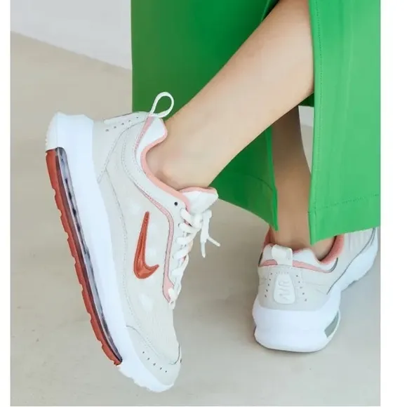 NWT Nike Air Max AP Women’s Shoes