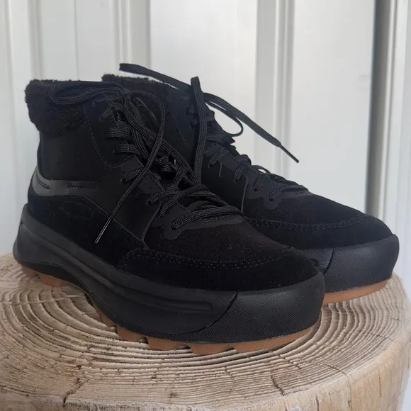 NWT SOREL Ona 503 Cozy Hiker Platform Women's Sneaker Size 7