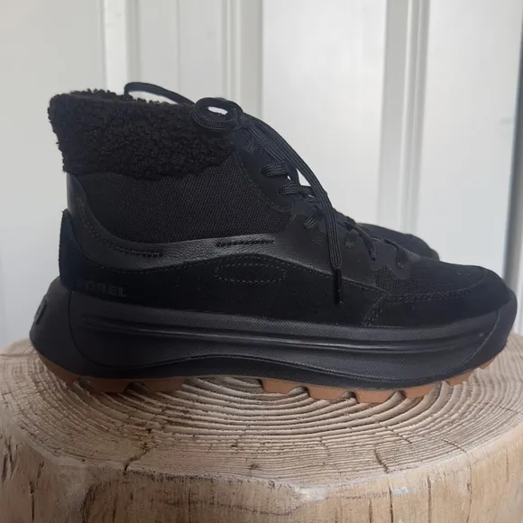 NWT SOREL Ona 503 Cozy Hiker Platform Women's Sneaker Size 7