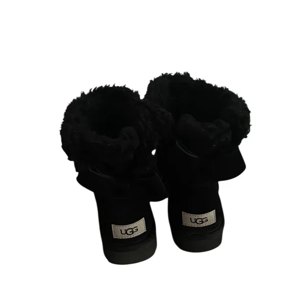 NWT UGG  Mini Bailey Bow Crushed Velvet Boots Size 6