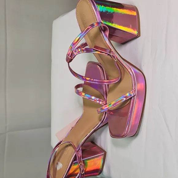 Olivia &amp; Kate NWT Irridescent Pink Women's Sandals