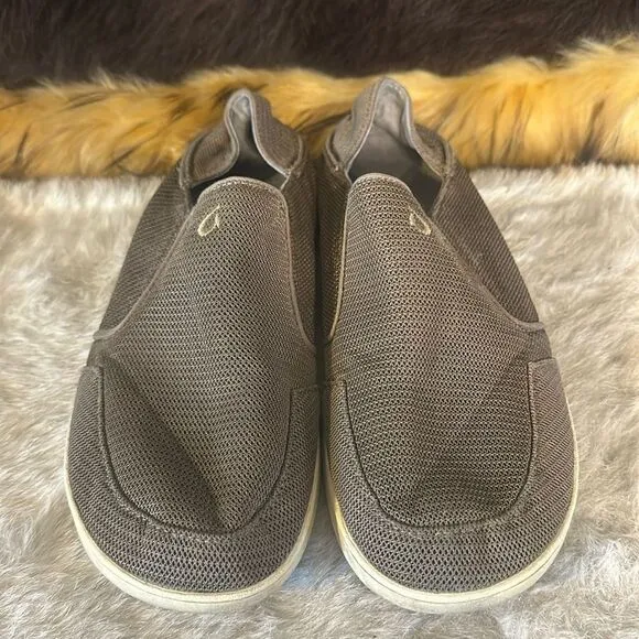 OluKai shoes 9.5 (4725)