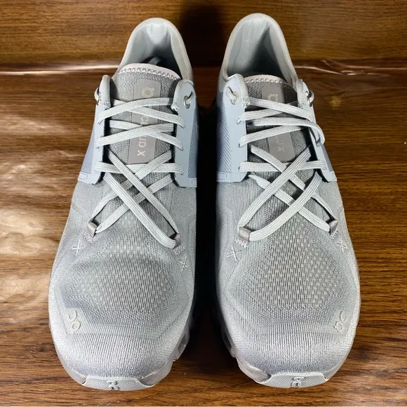 On cloud Mens shoe size 10