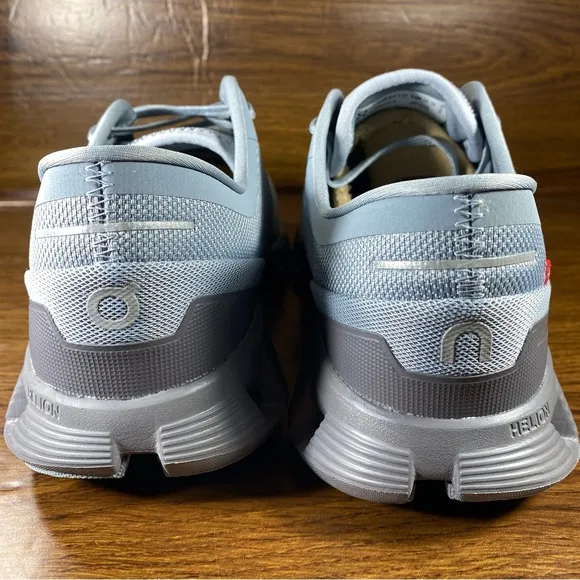 On cloud Mens shoe size 10