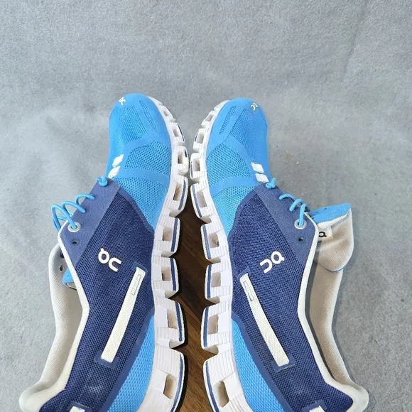 On Mens Swiss EngineeringCloud 5 Blue Running ShoesSneakers Size US 10.5**