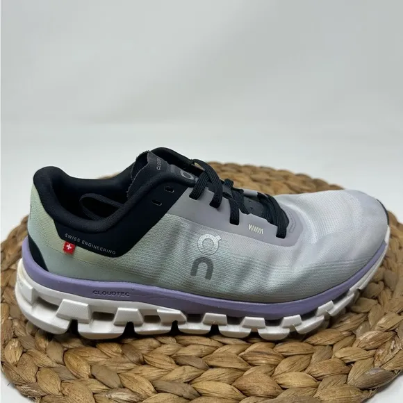 On Running Cloudflow 4 Running Shoes Fade Wisteria Size 6 Women's