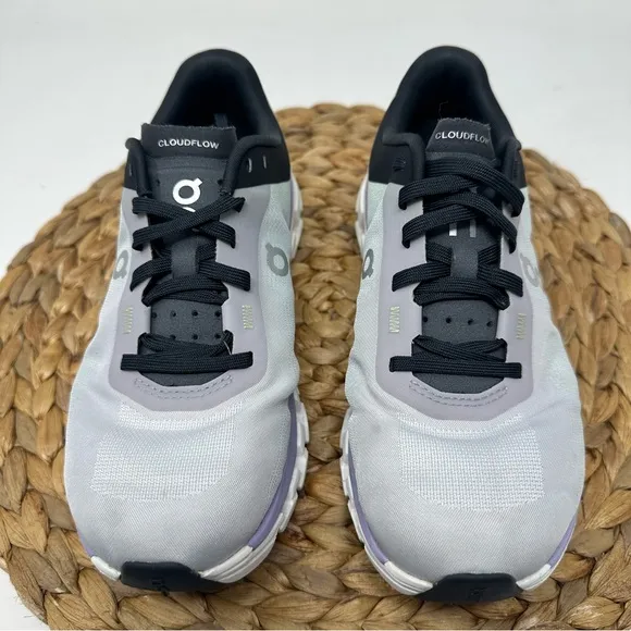 On Running Cloudflow 4 Running Shoes Fade Wisteria Size 6 Women's