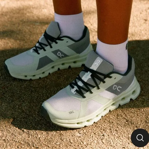 ON CLOUD Swiss Engineering  WOMENS SHOES SIZE 10.5