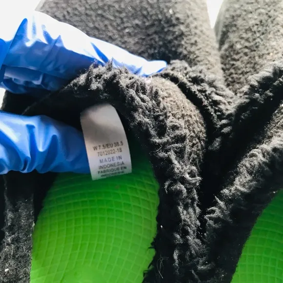 OOFOS Cozy Black Kids Shoes