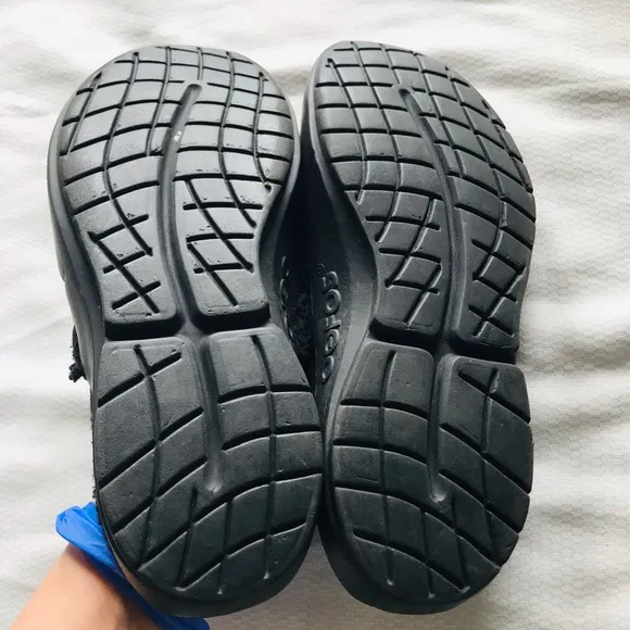 OOFOS Cozy Black Kids Shoes