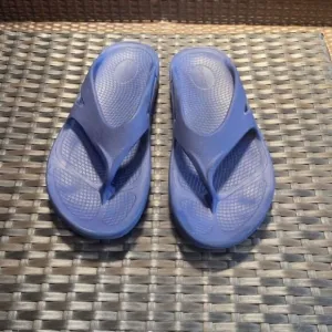 Oofos sandals, women’s size 11