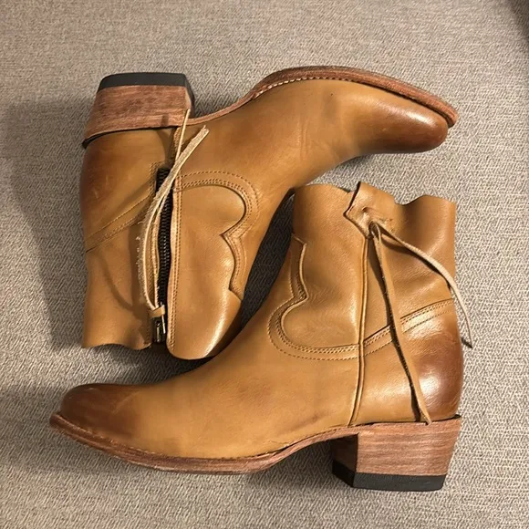 Overland Carly Tan Leather Cowboy Boots Women’s size 7