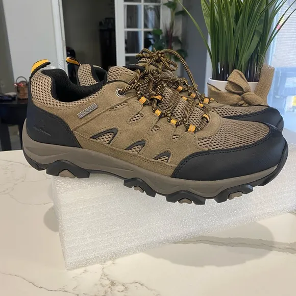 OZARK TRAIL Men's Hiking Shoes - Tan and Black size 13 New