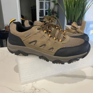 OZARK TRAIL Men's Hiking Shoes - Tan and Black size 13 New