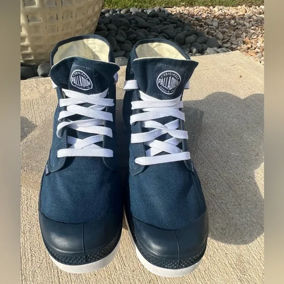 Palladium Blue and White Boots for Stylish Adventures