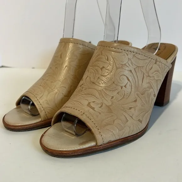 Patricia Nash Shelli Leather Floral Pattern Beige Slip On High Heal Shoes Size 9