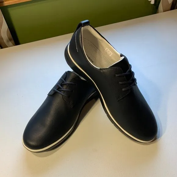 Ponto Men's size 10.5 Navy &quot;The Pacific Men's&quot; shoes-never worn
