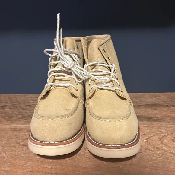 Red Wing Shoes Cream Lace Up Boots Moc-Toe