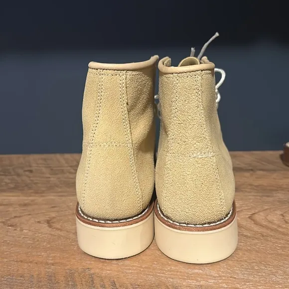 Red Wing Shoes Cream Lace Up Boots Moc-Toe