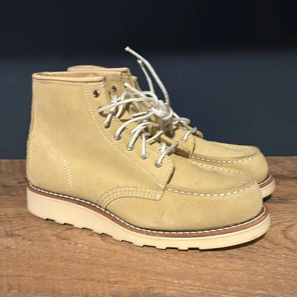 Red Wing Shoes Cream Lace Up Boots Moc-Toe