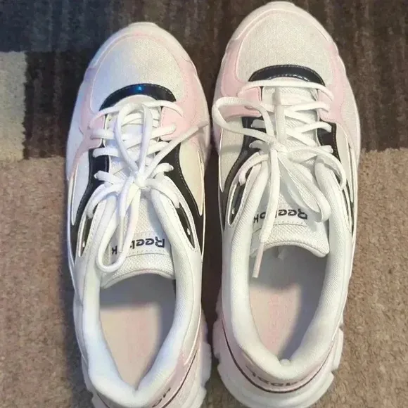 Reebok Womens Royal Run Finish 2 Mesh Track Running Shoes