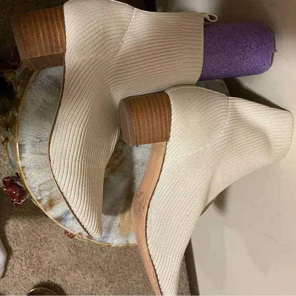 Ribbed Knit Stretch Sock Boots in Cream