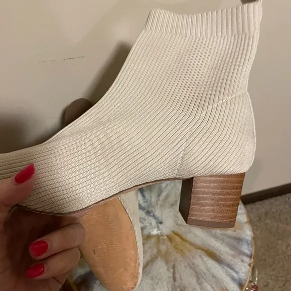 Ribbed Knit Stretch Sock Boots in Cream