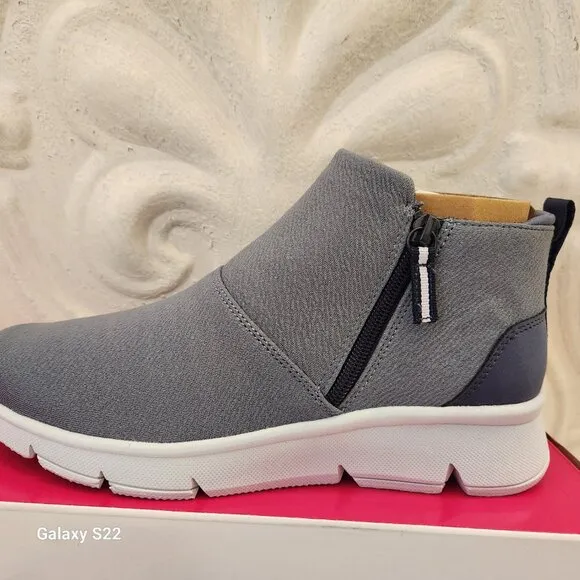 RYKA Companion FolkBlue Booties. NIB. Size 7.5 Wide