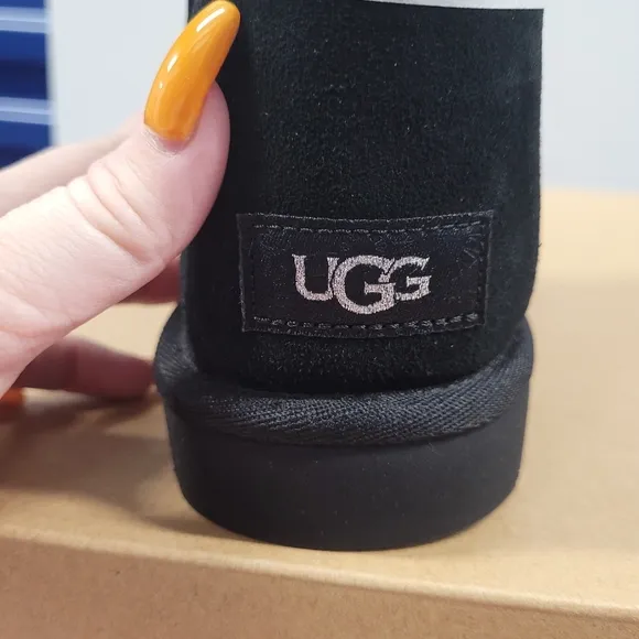 SALE! UGG Black Classic Zodiac Short Boots PRICE FIRM