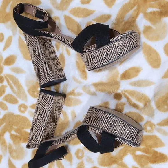 SAM EDELMAN, Elegant Black and Tan Women's Sandals