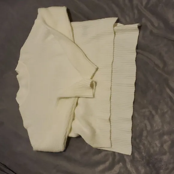 SEMI NEW FASHION NOV BUNDLE OF SWEATERS