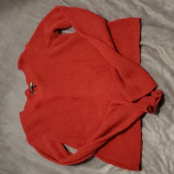 SEMI NEW FASHION NOV BUNDLE OF SWEATERS