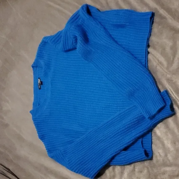 SEMI NEW FASHION NOV BUNDLE OF SWEATERS