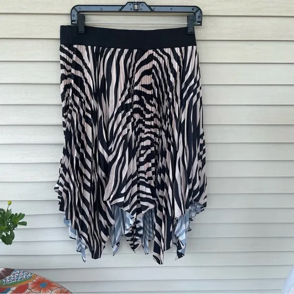 Shegul Elly Skirt in Zebra Print Size M (16/18) (NWT)