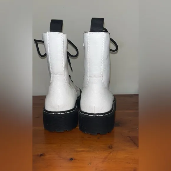 Sincerely Jules Harley Women Lace  Up Combat Boots White Faux Leather Vegan NWOB