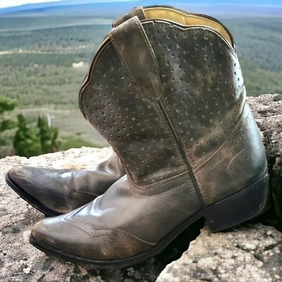 Smoky Mountain Distressed Leather Boots 8