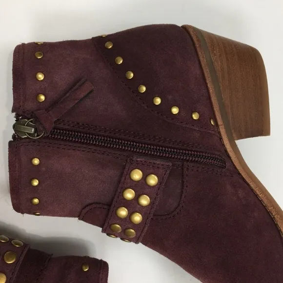 Sofft Allene II Boots Riveted Booties Size 7 Red Suede Leather