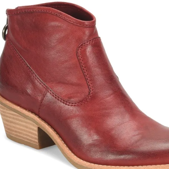 Sofft Ashley Women's Red buttery Leather Western Ankle Booties in size 6 M