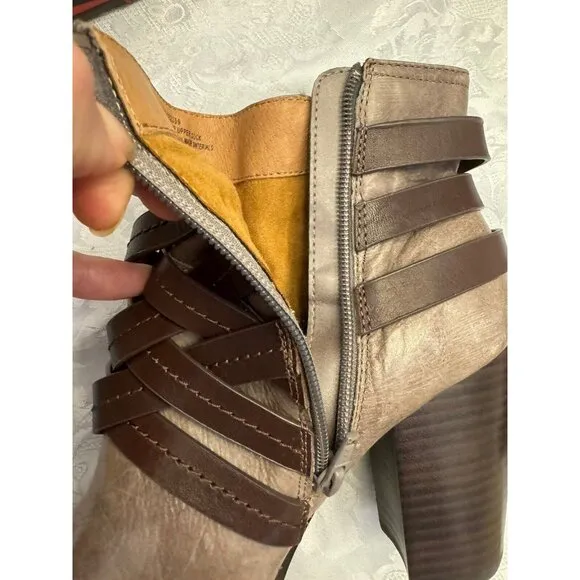 Sofft Size 10M Arminda Bootie Strappy Ankle‎ Block Heel Comfort Shoe Brown
