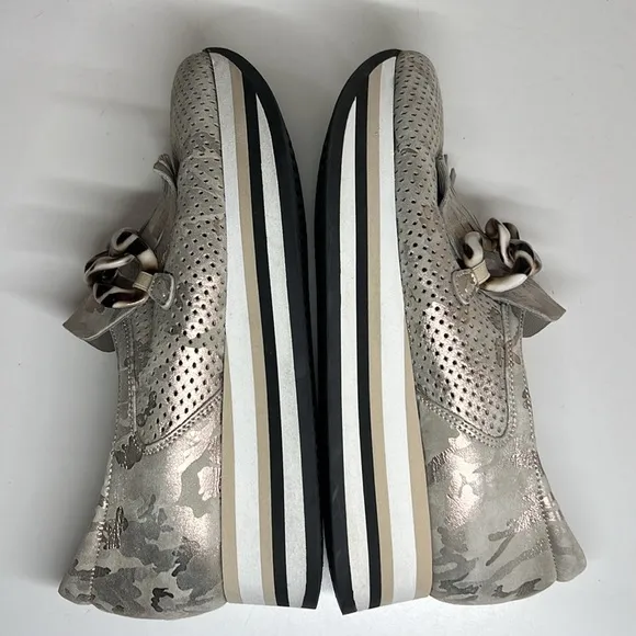 Softwaves Cadie Slip-On Shoe Khaki Camo Women’s Size