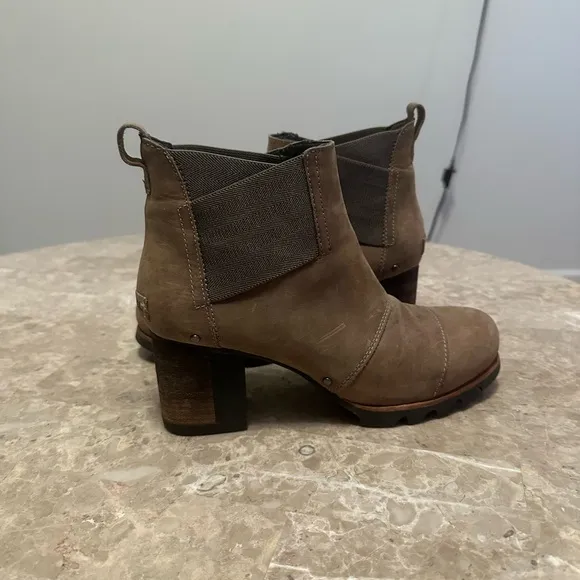 Sorel Addington ChelseaAnkle Boots Block Heel KettleTan Brown size 8,5